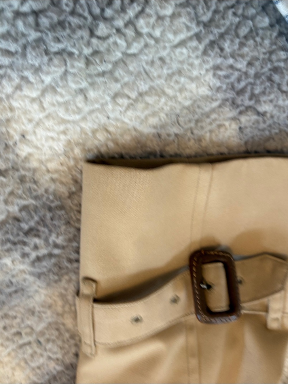 EUC-Burberry Vintage Trench Coat with Belted Waist. - Picture 12 of 13